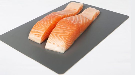 Recyclable, plastic-free & compostable salmon boards